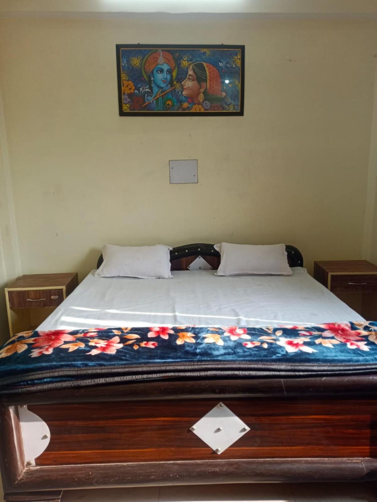 Shree Krishna Garden 호텔 Jhusi 외부 사진